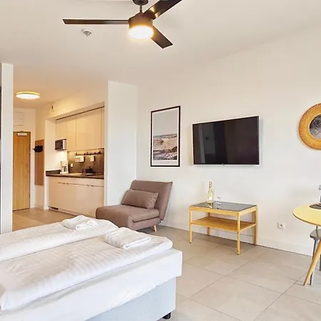 Апартаменты Holidayhomepl Aquamarina Prima 71 Z Widokiem Na Morze *